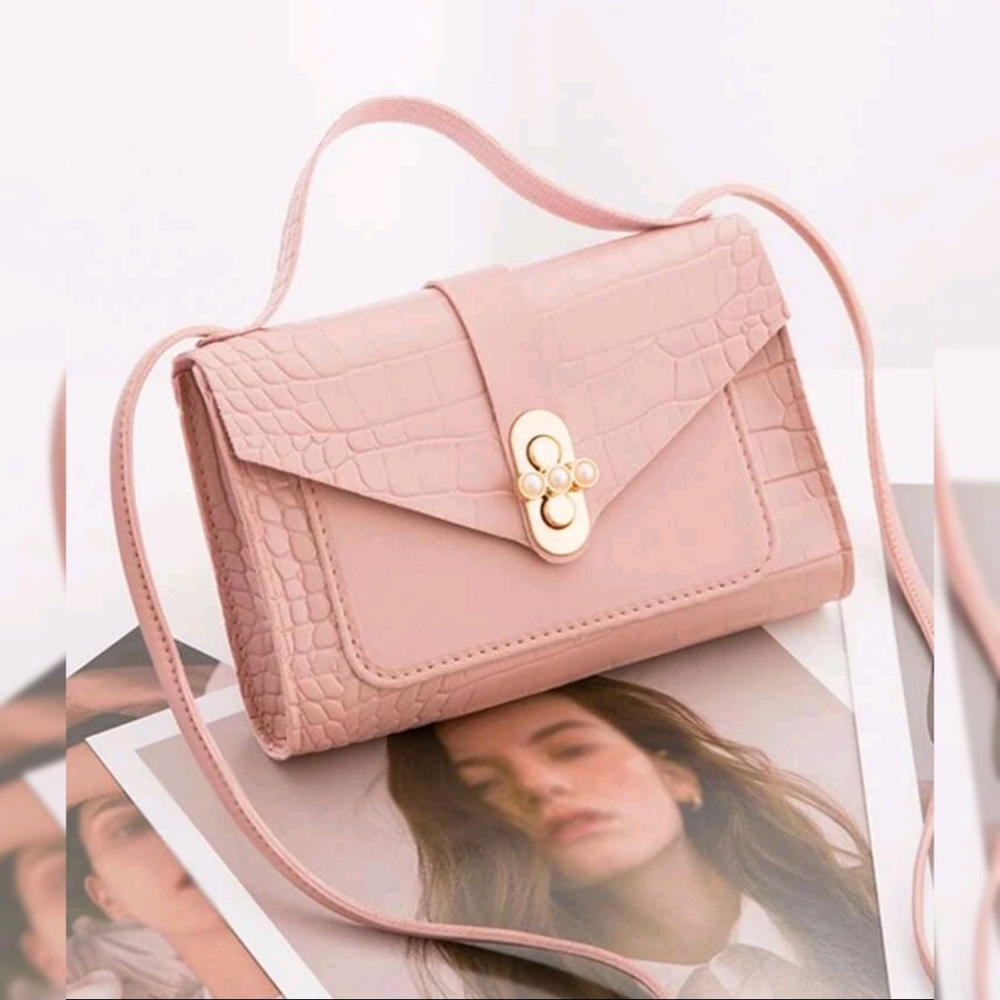 Hand bag.